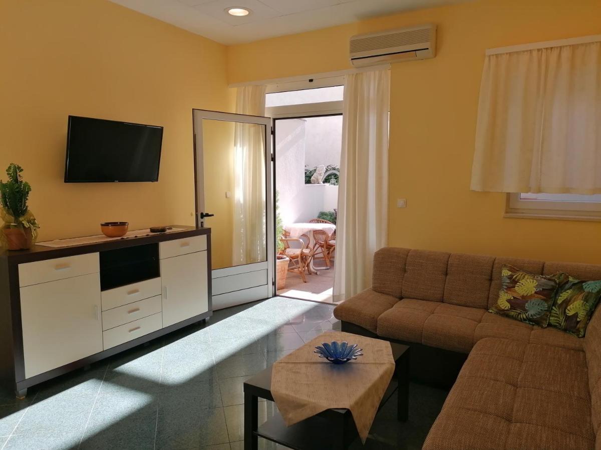 Apartments Melinda Baška Voda Extérieur photo