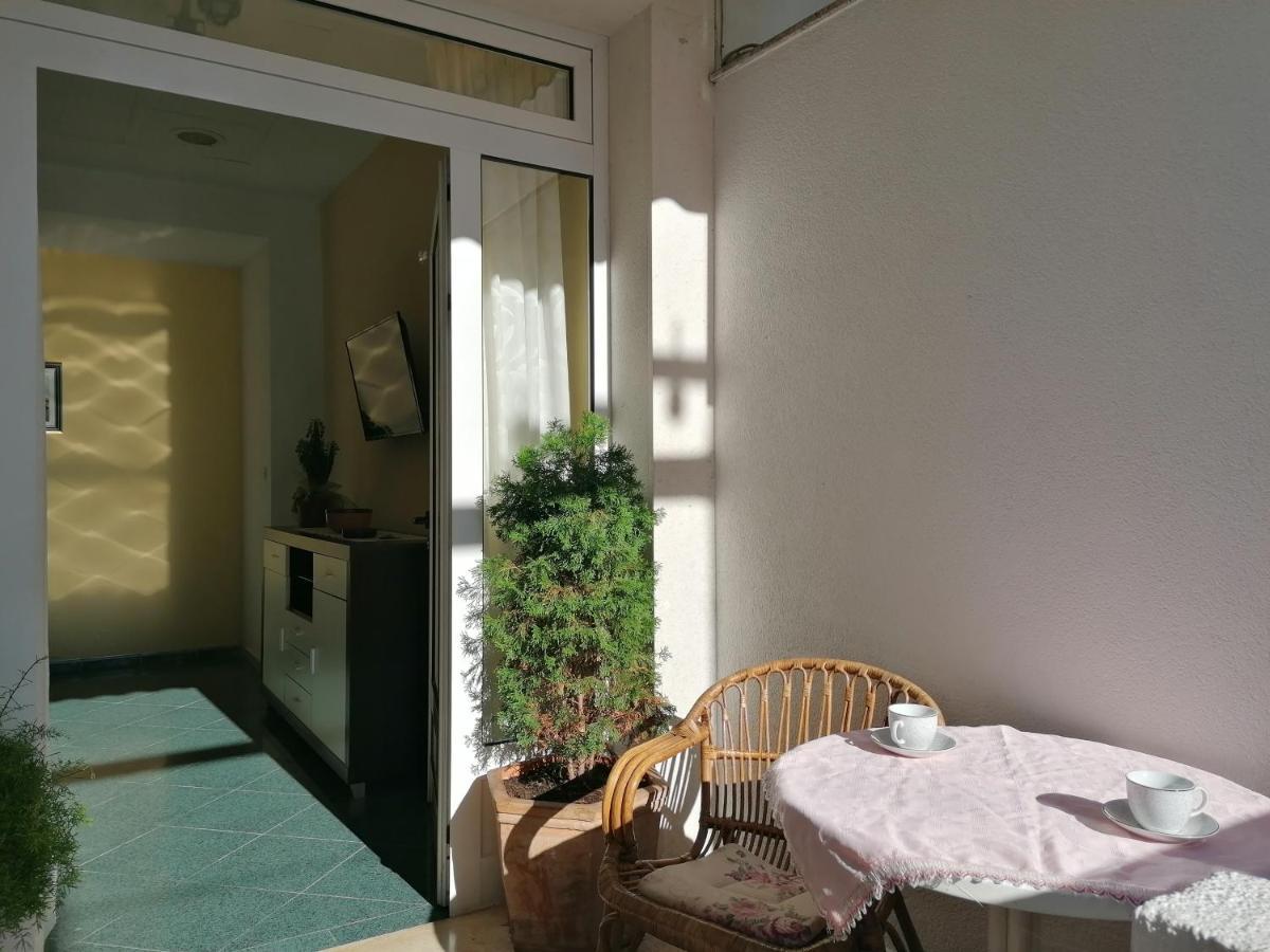 Apartments Melinda Baška Voda Extérieur photo